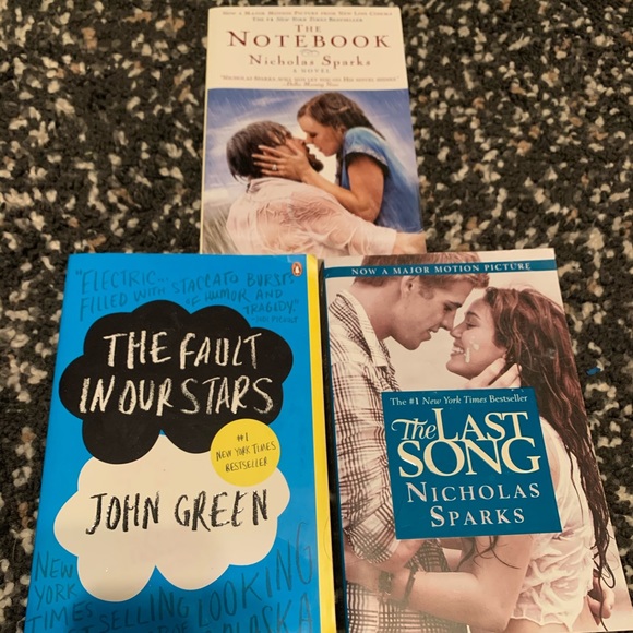 LOVE Book Bundle πΈ